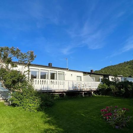 Appartement Koselig Hus Til Leie Pa Stokmarknes I Vesteralen Extérieur photo