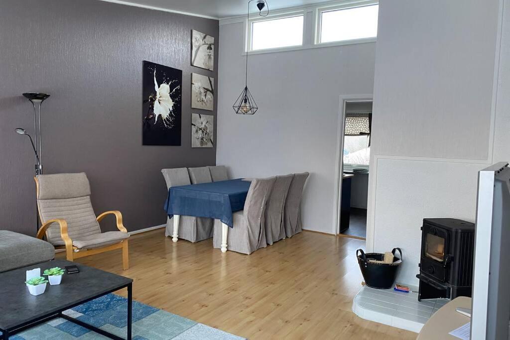 Appartement Koselig Hus Til Leie Pa Stokmarknes I Vesteralen Extérieur photo
